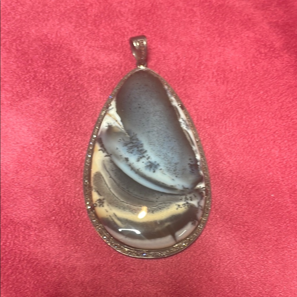 Gray Teardrop Stone Agate Diamond with Rustic Metalwork